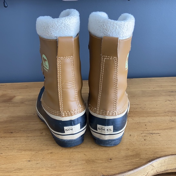Woman’s Sorel boots - Picture 3 of 5